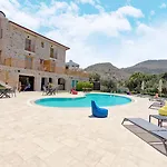 Hotel Zeyt *
