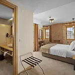Zeyt Hotel *